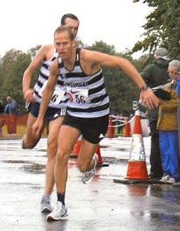 Jeremy hands on to Claudio at the SEAA 6 stage - Aldershot 25th September 2004